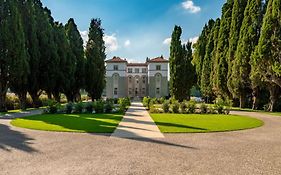 Villa Monty Banks